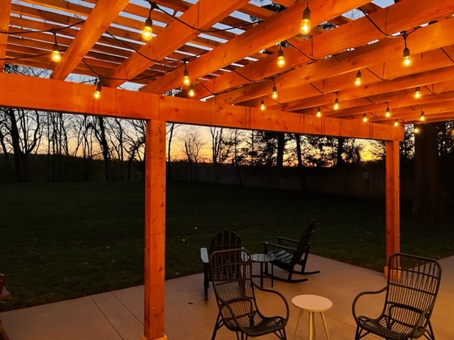 Cedar Pergola Festoon Lighting